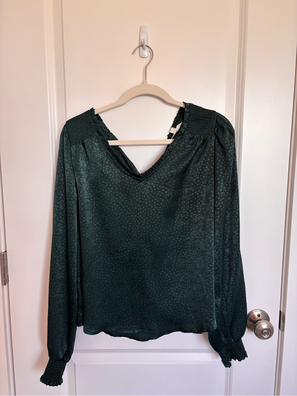 Mine Dark Green V-Neck Long-Sleeve Blouse